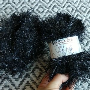 Moda Dea Zing yarn in Midnight